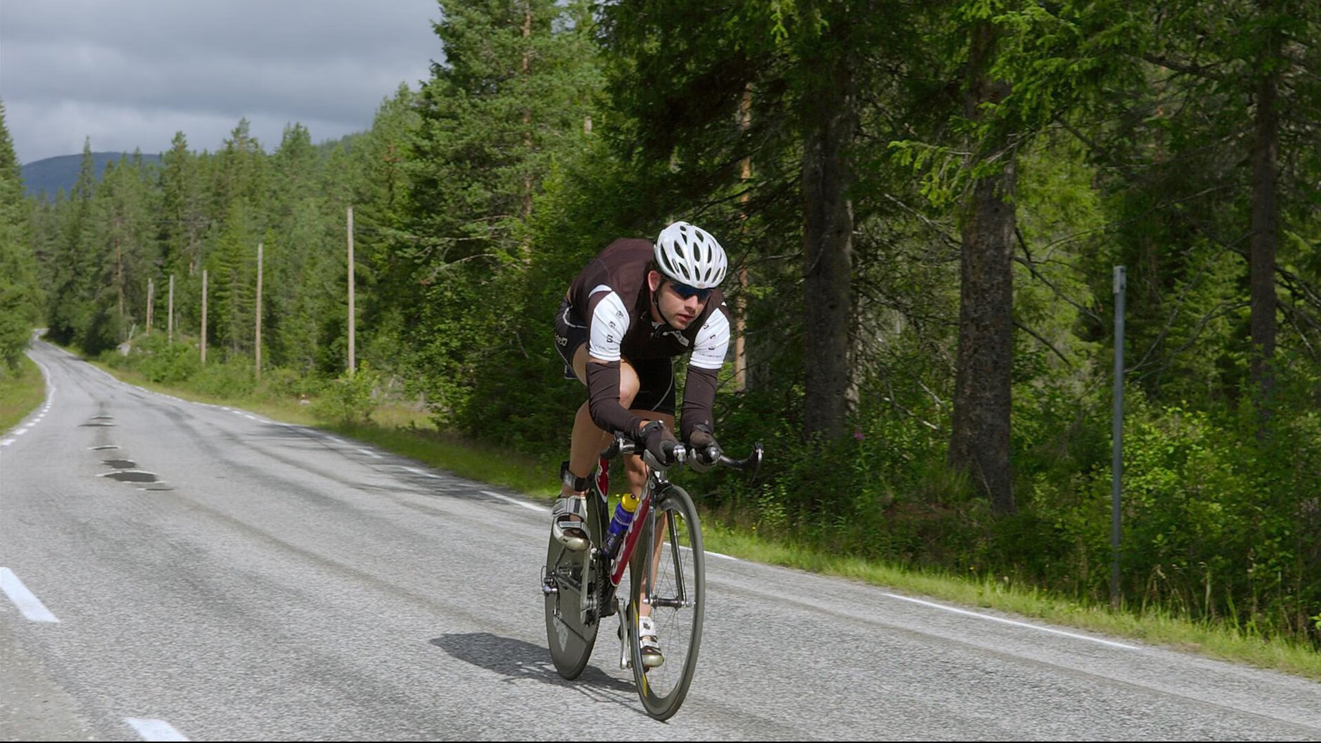 开云体育APP下载-【运动员日常】顶尖运动员训练细节公开：攻防一体的秘密武器，运动员 训练
